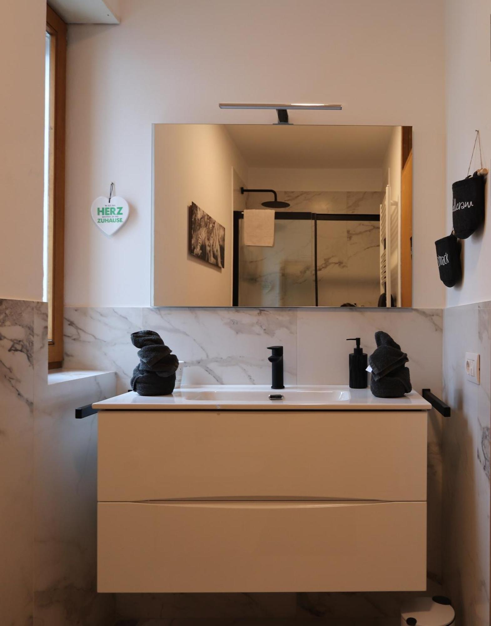 Ausblick Kleinjuwel Mit Panoramablick + Garage Apartment Merano Ngoại thất bức ảnh