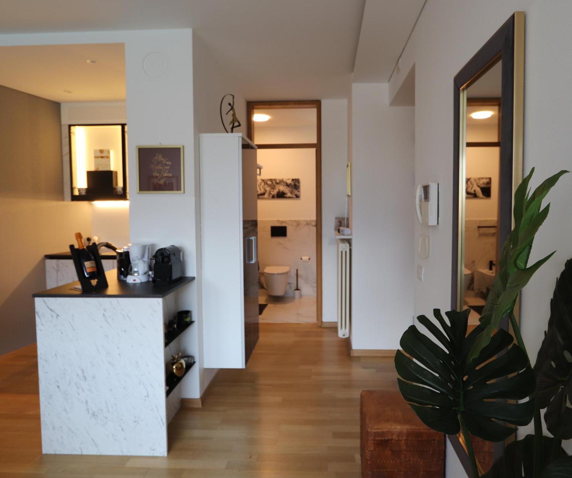 Ausblick Kleinjuwel Mit Panoramablick + Garage Apartment Merano Ngoại thất bức ảnh